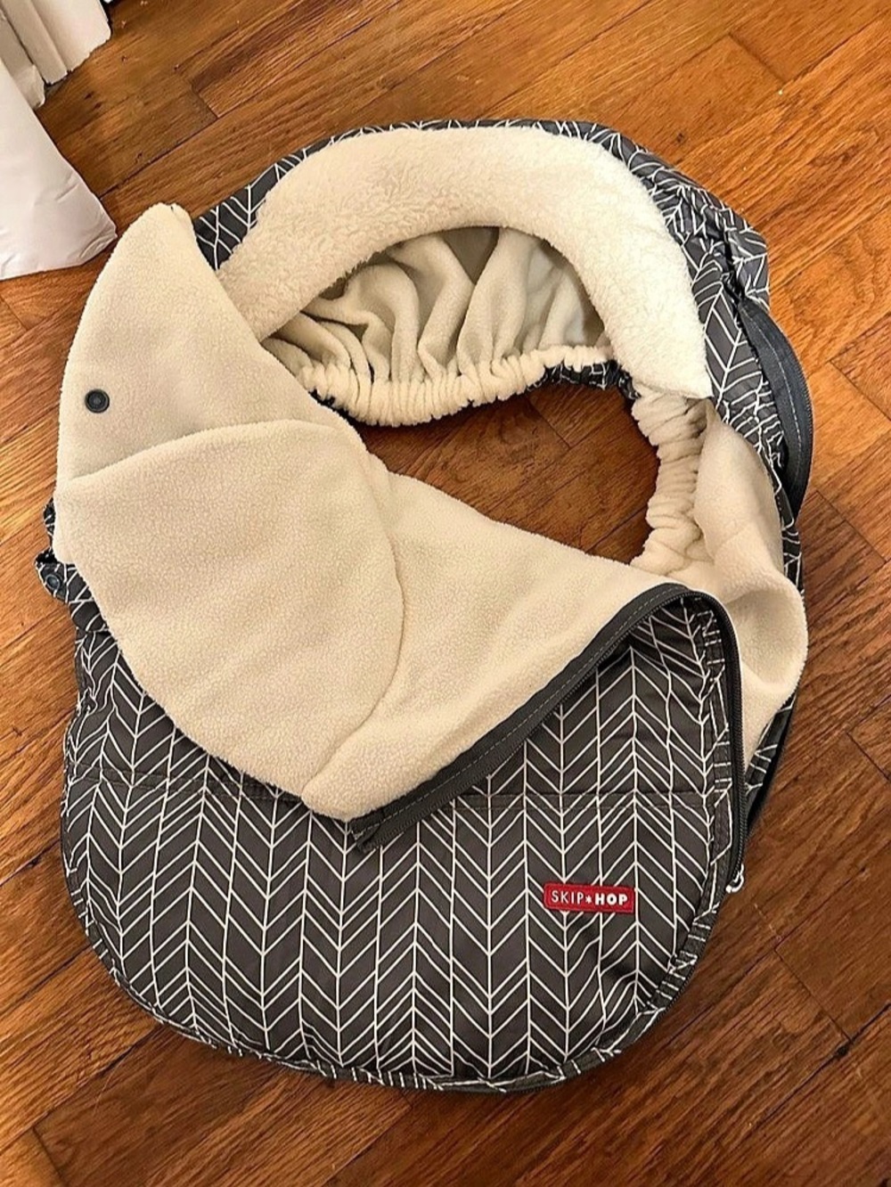 Skip Hop Baby Bib in Gray & Cream Like New